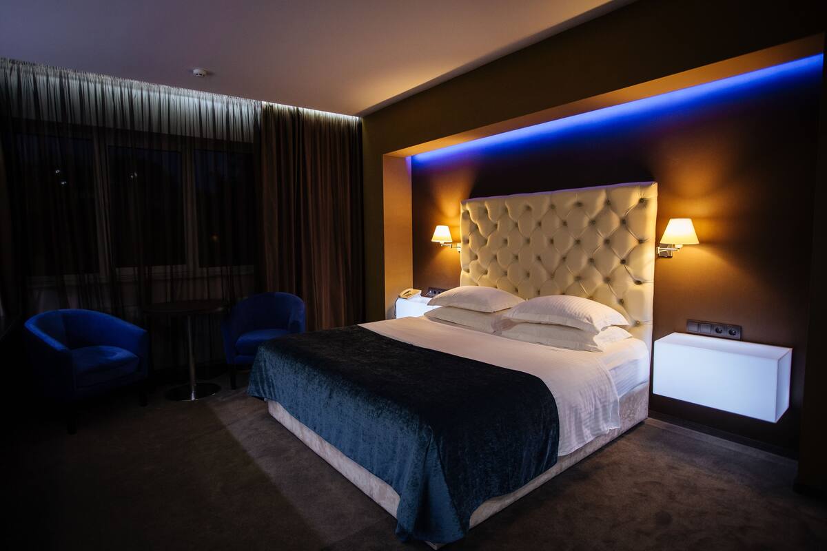 Deluxe Double Room | Premium bedding, minibar, in-room safe, desk