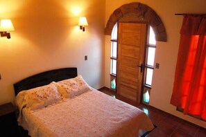 Blackout drapes, free WiFi, bed sheets, wheelchair access - Hostal Puritama (San Pedro de Atacama)