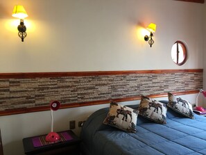 Blackout curtains, free WiFi, bed sheets, wheelchair access - Hostal Puritama (San Pedro de Atacama)