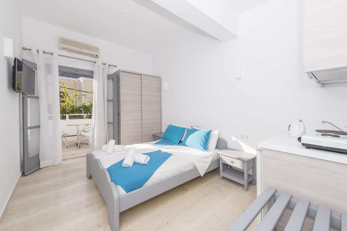 Apartment (2 Adults) | Premium bedding, pillowtop beds, in-room safe, soundproofing