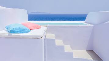 Honeymoon Suite | Jetted tub