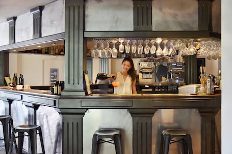 Bar (en la propiedad)