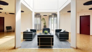 Lobby sitting area - Hôtel des Mosaïques (Orbe)