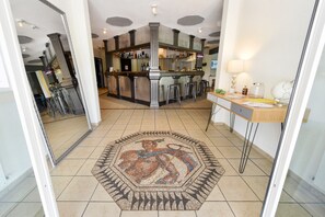 Interior entrance - Hôtel des Mosaïques (Orbe)