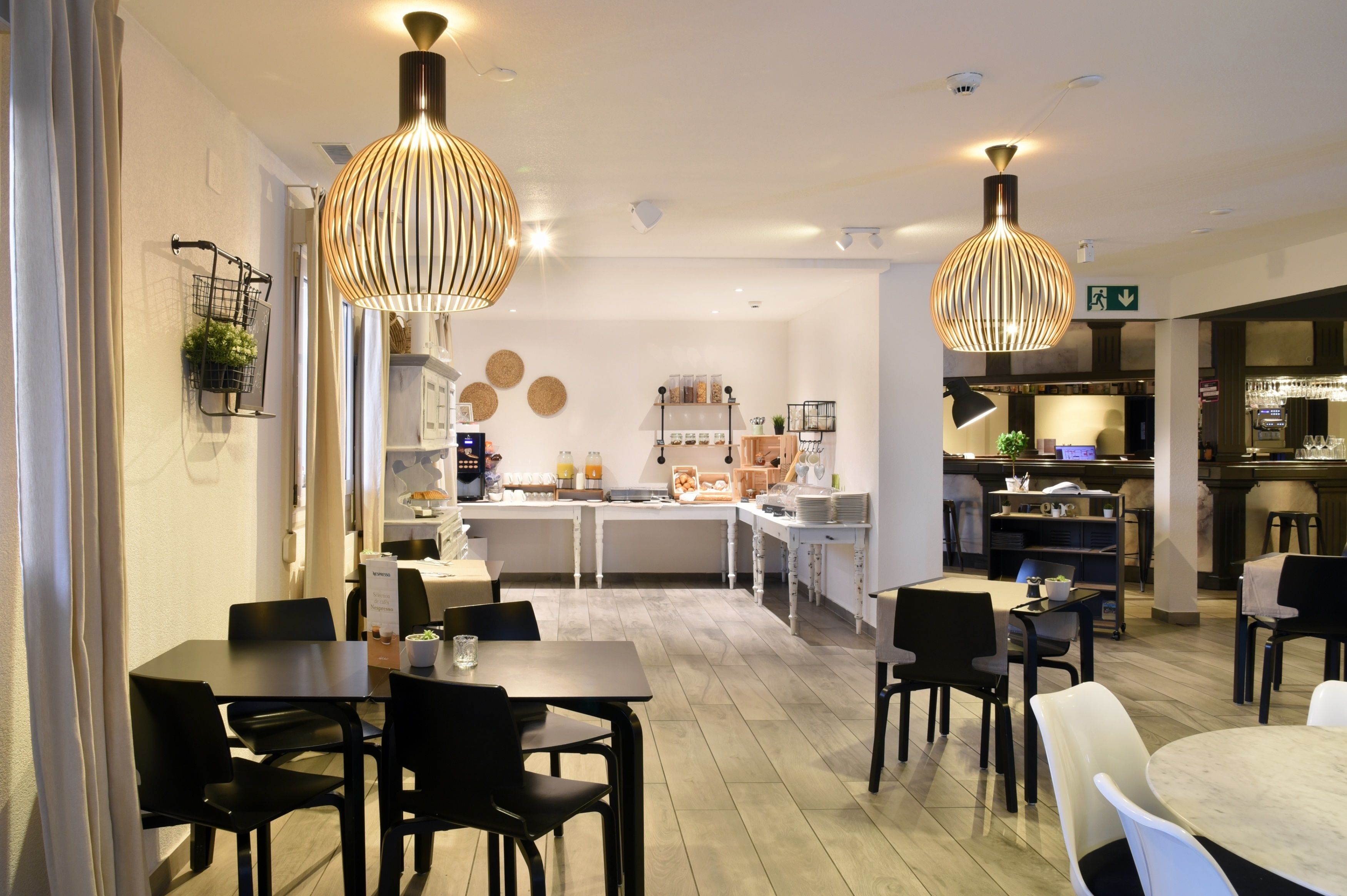 Petit déjeuner buffet servi tous les jours en supplément