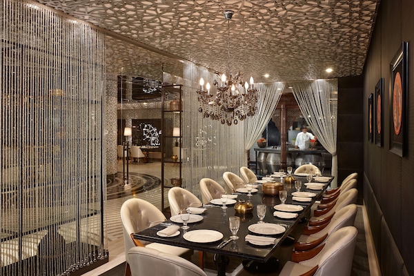 Breakfast, lunch and dinner served