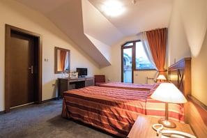 Minibar, soundproofing, iron/ironing board, free WiFi