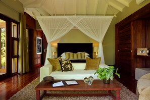 1 ห้องนอน, เครื่องนอนระดับพรีเมียม, ผ้านวมขนเป็ด, ตู้นิรภัยในห้องพัก