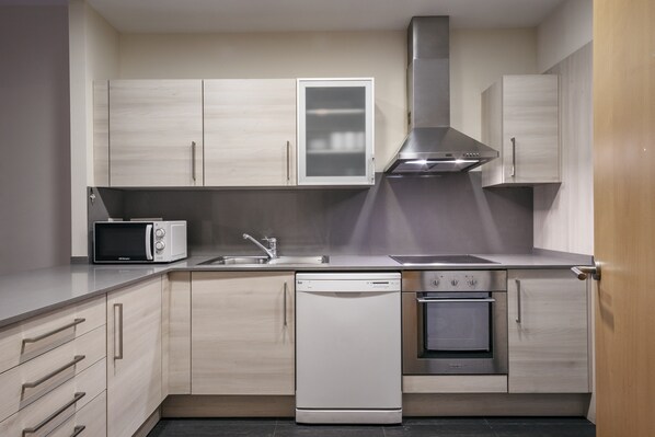 大型雪櫃/冰箱、微波爐、洗碗機、咖啡機/沖茶器