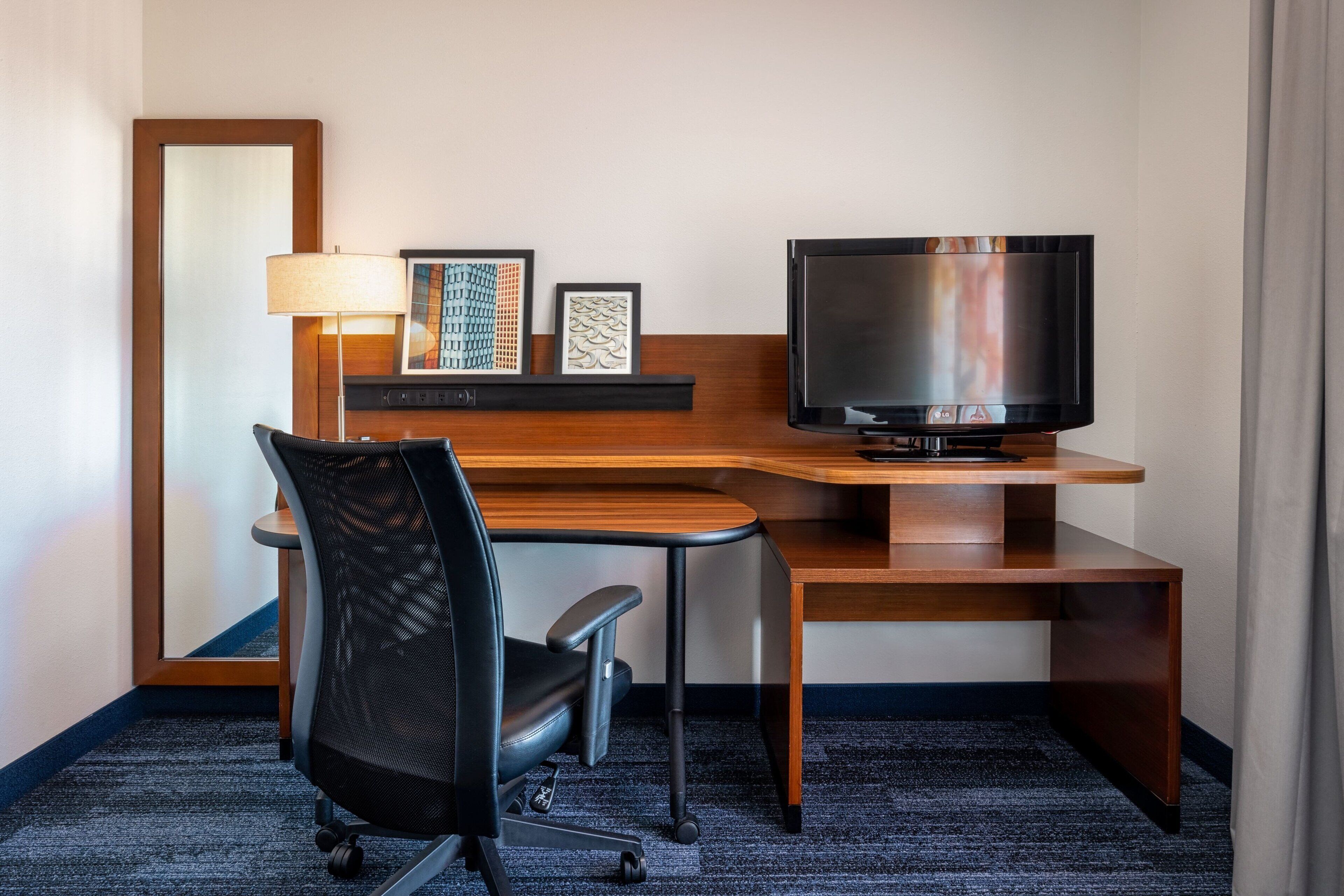 in-room safe, desk, laptop workspace, blackout curtains