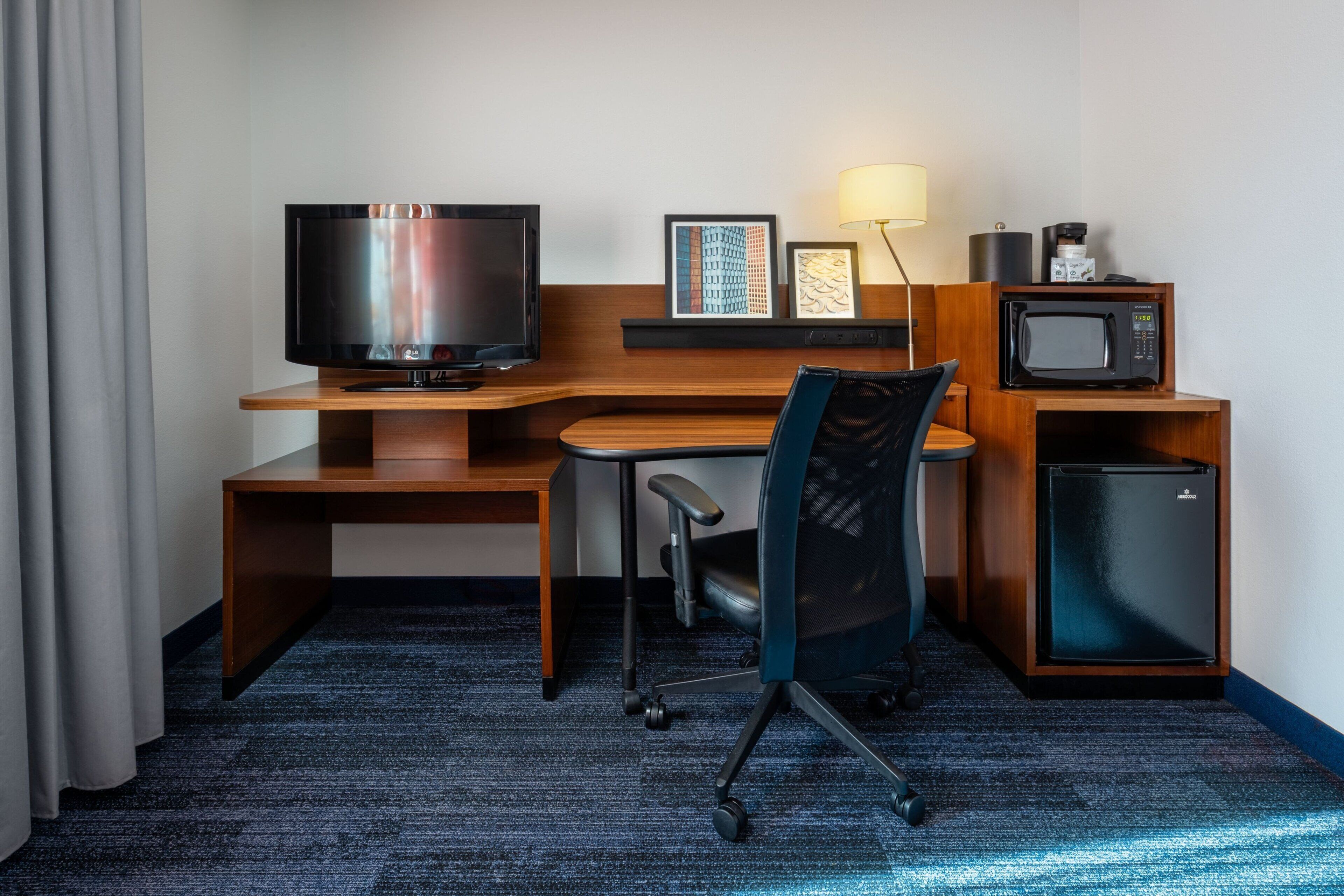 in-room safe, desk, laptop workspace, blackout curtains