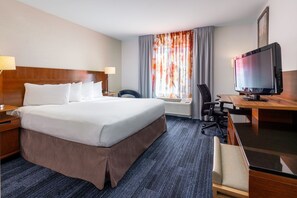 Rom, 1 kingsize-seng | Safe på rommet, skrivebord og skrivebord for bærbar PC