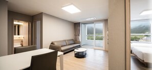 Televisión de 32 pulgadas con canales por cable, suelo radiante