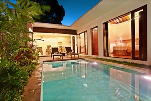 Vila, 2 kamar tidur, kolam renang pribadi | Minibar, brankas, meja kerja, dan setrika/meja setrika