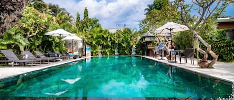 Outdoor pool, sun loungers