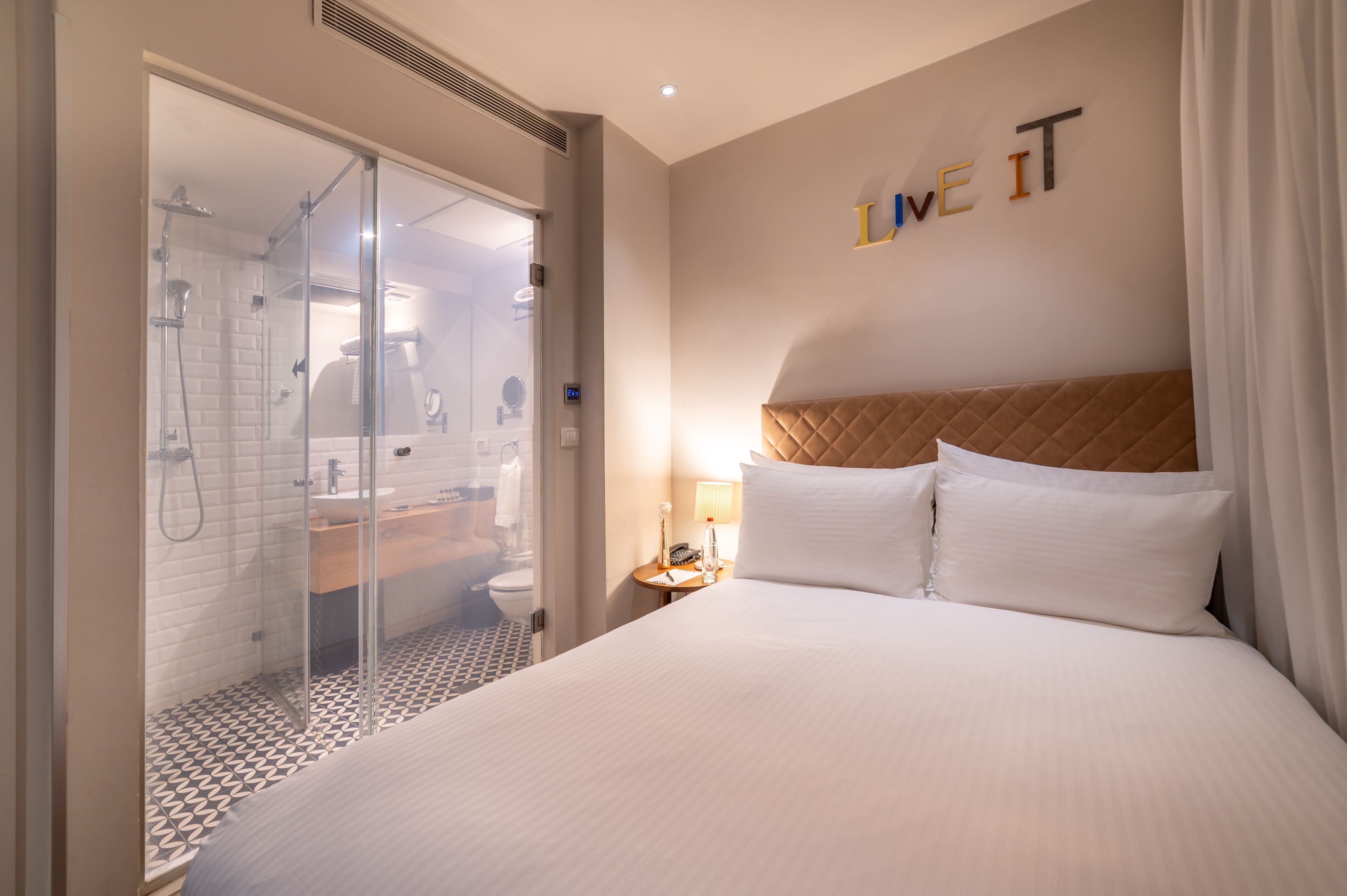 junior room | 1 bedroom, hypo-allergenic bedding, in-room safe, desk