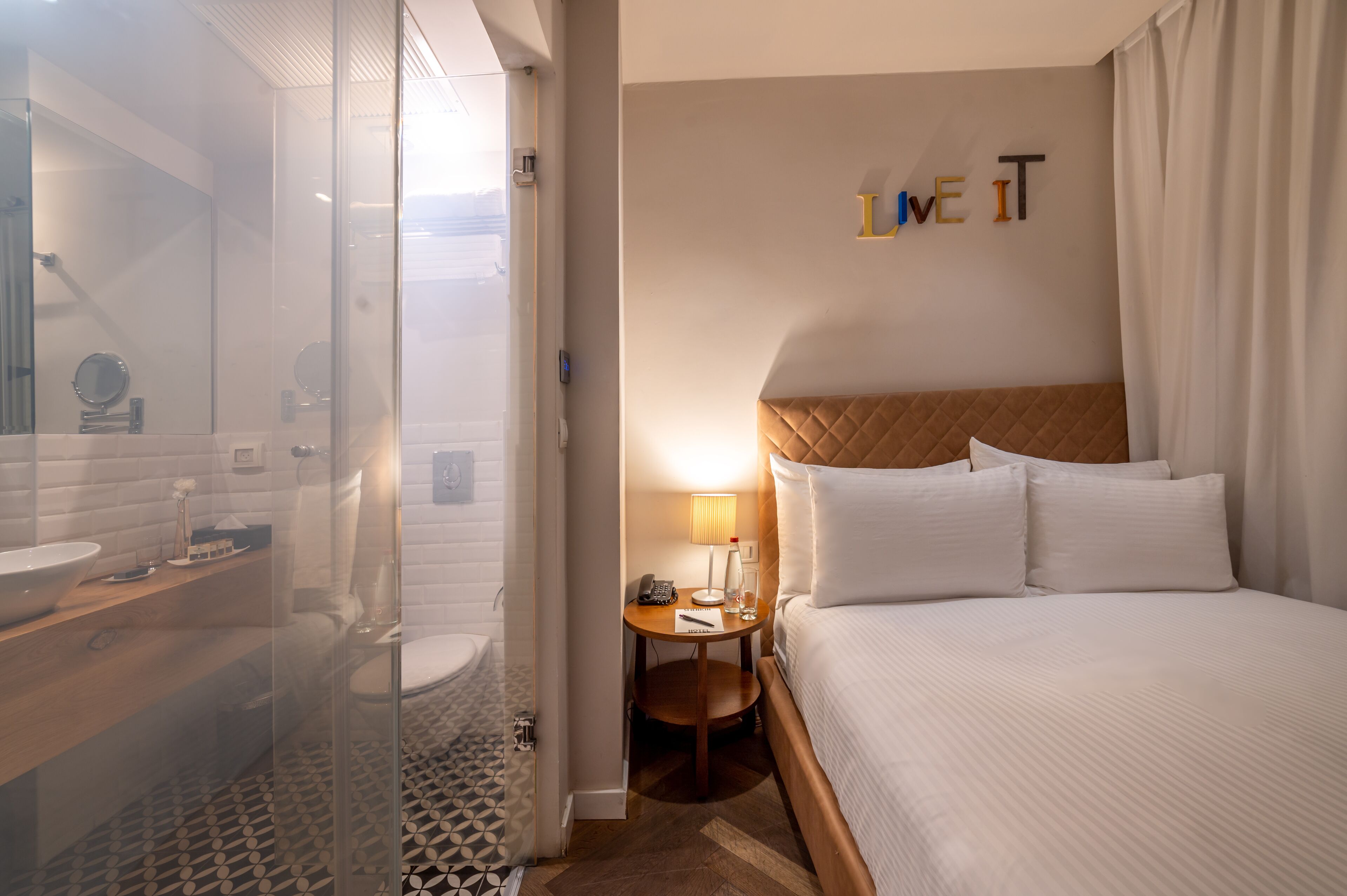 junior room | 1 bedroom, hypo-allergenic bedding, in-room safe, desk