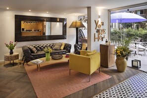 ロビー応接スペース