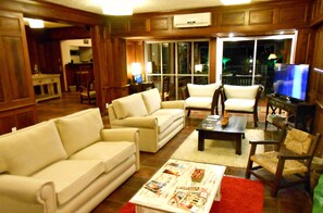 Khu tiếp khách ở sảnh