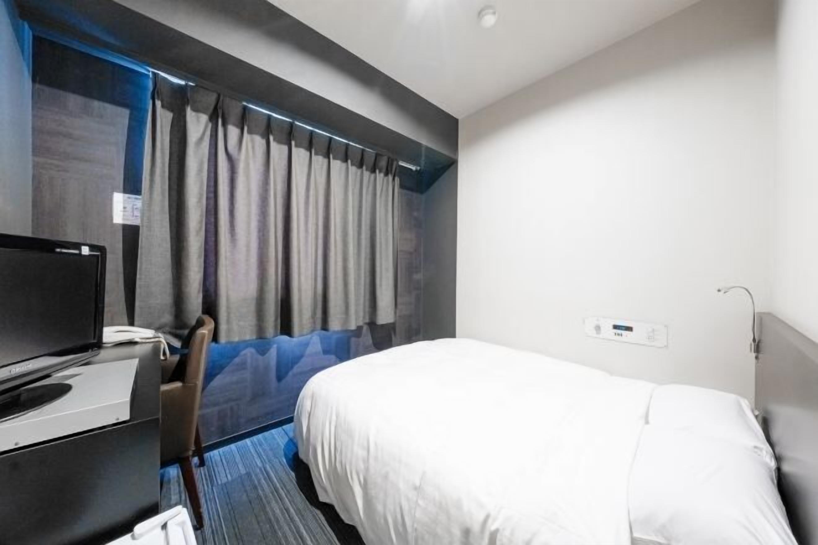 In-room safe, desk, free WiFi, bed sheets