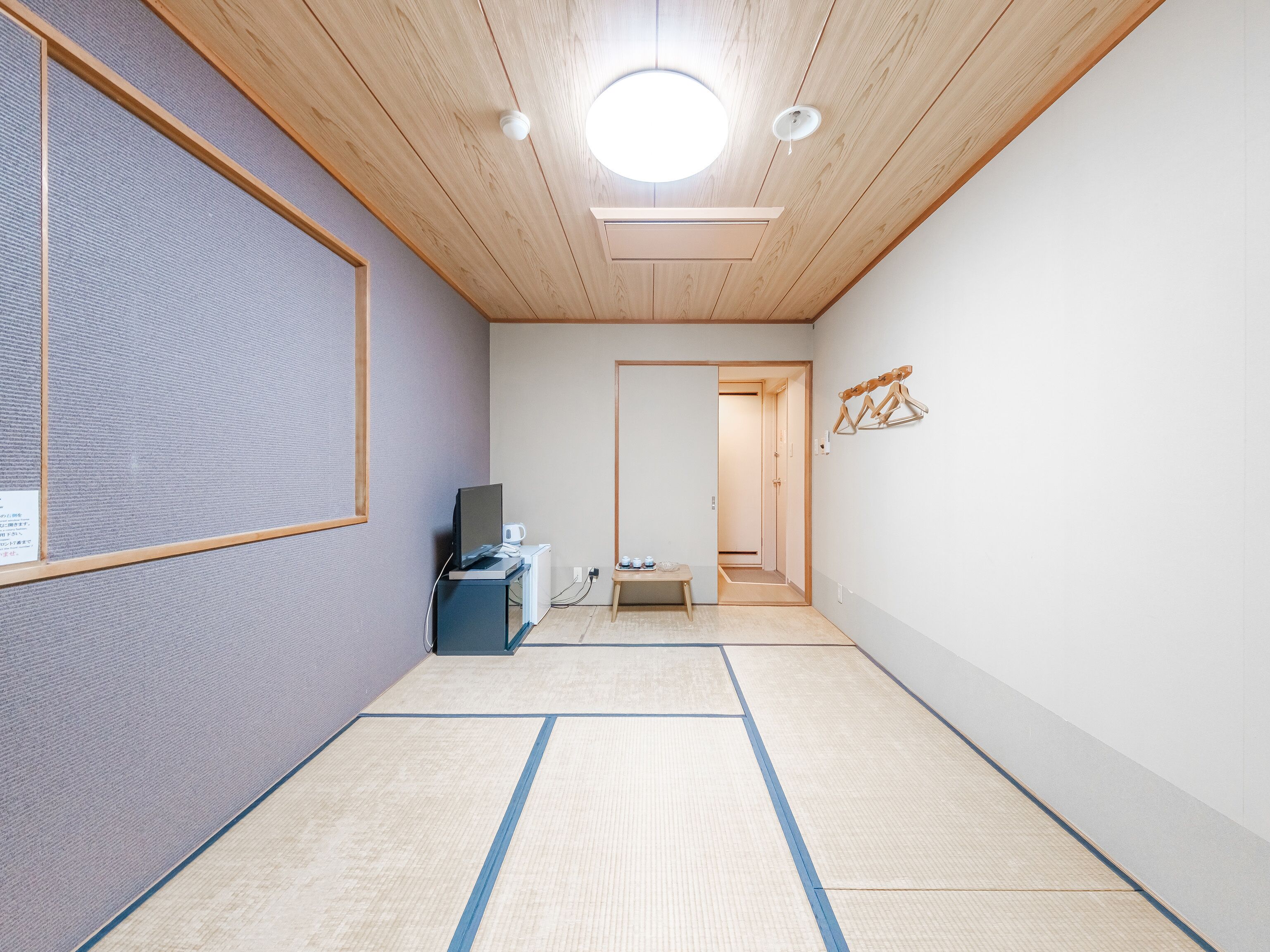 Kolmen hengen tavanomainen huone, tupakointi sallittu (Japanese Room) | Tallelokero huoneessa, työpöytä, ilmainen Wi-Fi, vuodevaatteet