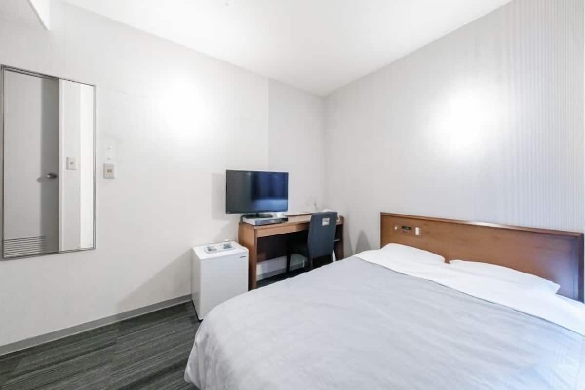 In-room safe, desk, free WiFi, bed sheets