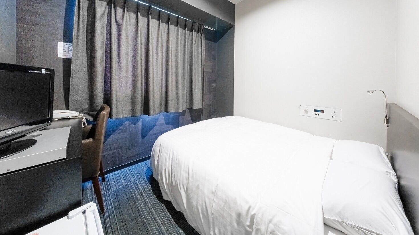 ตู้นิรภัยในห้องพัก, โต๊ะทำงาน, Wi-Fi ฟรี, ผ้าปูที่นอน