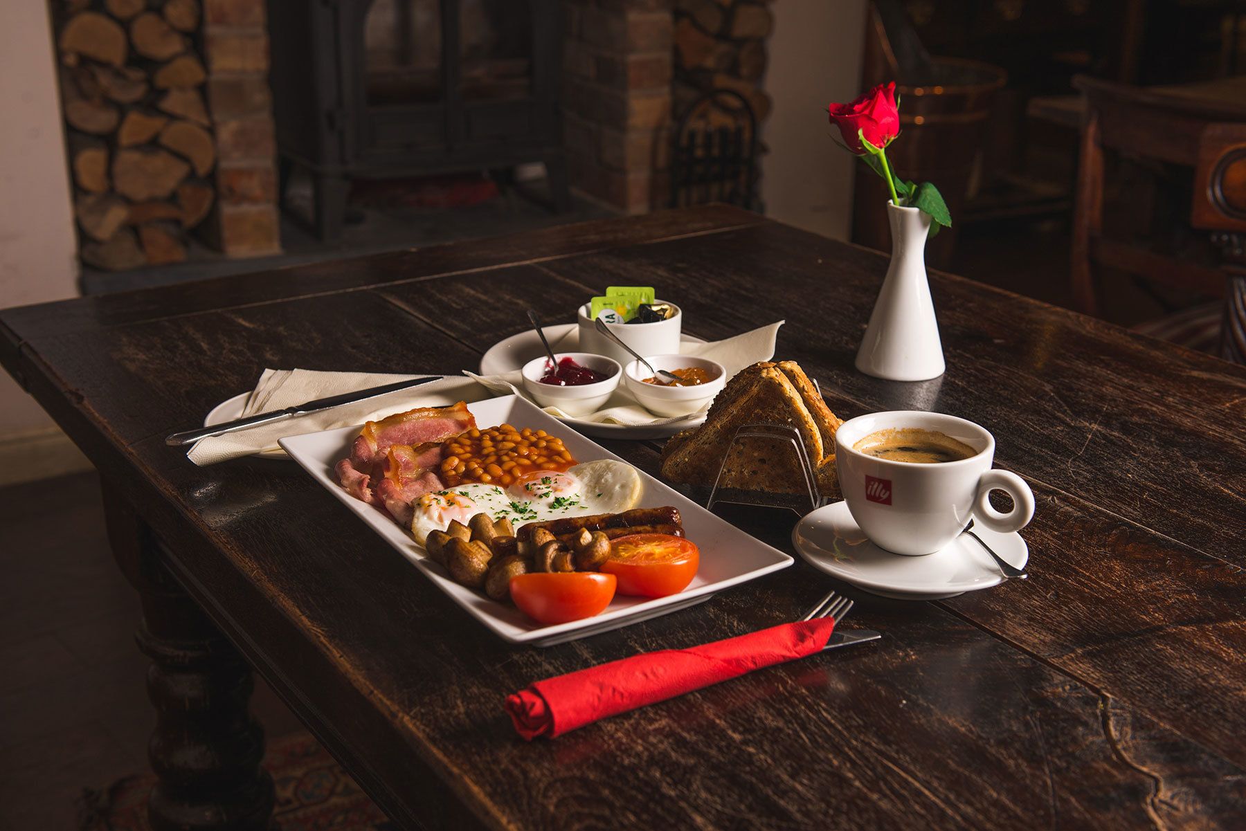 free daily full breakfast