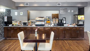 Dagelijks continentaal ontbijt (toeslag)