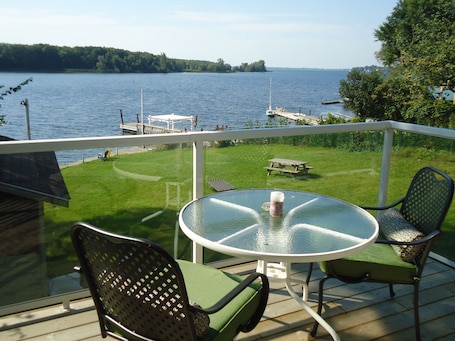 Queen Room with Balcony, Lake View | Terrace/patio. Bayside Inn & Waterfront Suites