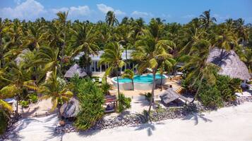 Suite with Sea View ( Villa Kidosho ) | Sängtillbehör av högsta kvalitet och minibar