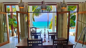 Suite with Sea View ( Villa Kidosho ) | Phòng khách