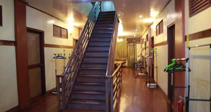Lolo Oyong Pension House