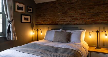 The Poacher Inn