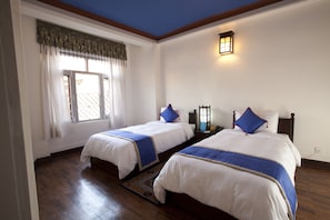 Egyptian cotton sheets, premium bedding, Select Comfort beds, minibar