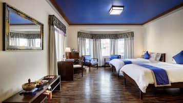 Executive Twin Room | Egyptian cotton sheets, premium bedding, Select Comfort beds, minibar