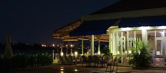 Riverside Serviced Apartments