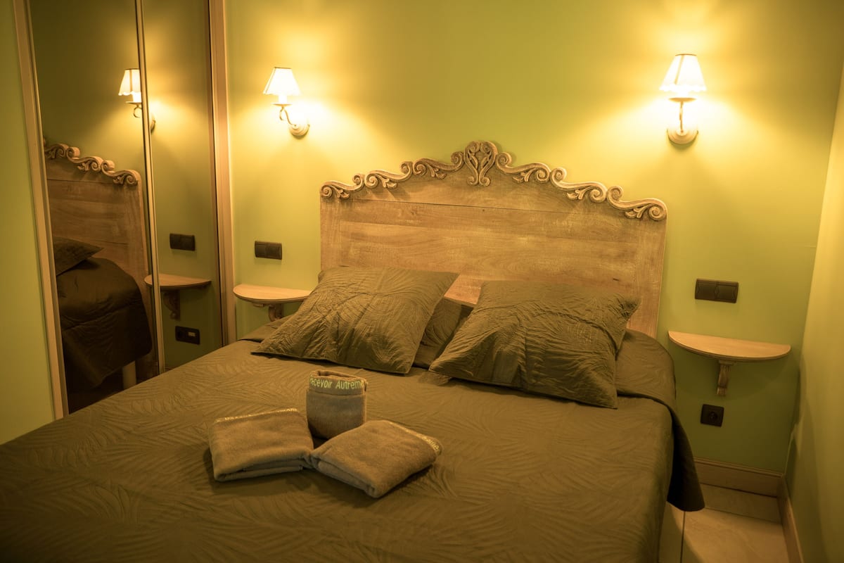 Standard Apartment (Ireland) | Premium bedding, WiFi (free), bed sheets