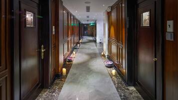 Facials, massage/treatment rooms, massages