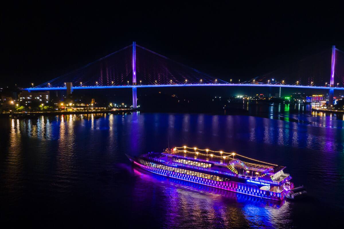 经典开间套房 (Delight dining cruise) | 客房内保险箱、办公桌、遮光窗帘、免费 WiFi