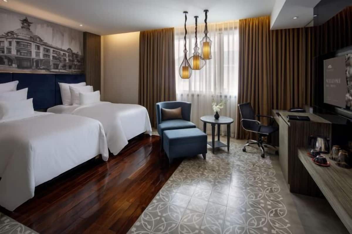 1 bedroom, in-room safe, desk, blackout curtains