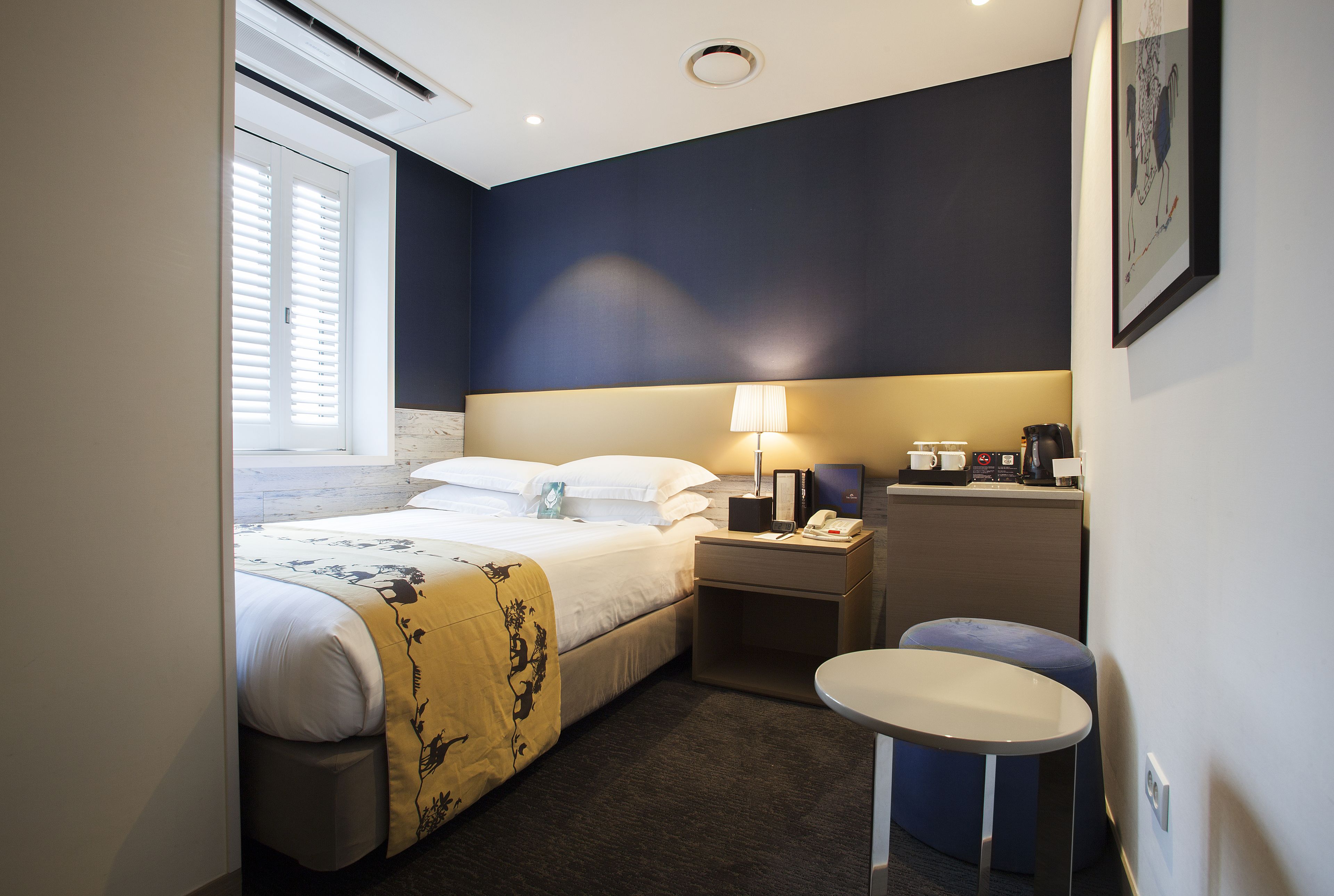 Standard Double Room | In-room safe, desk, soundproofing, free WiFi