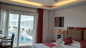 Lagoon Poolside Room | Balcony view