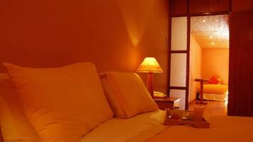 In-room safe, desk, free WiFi, bed sheets