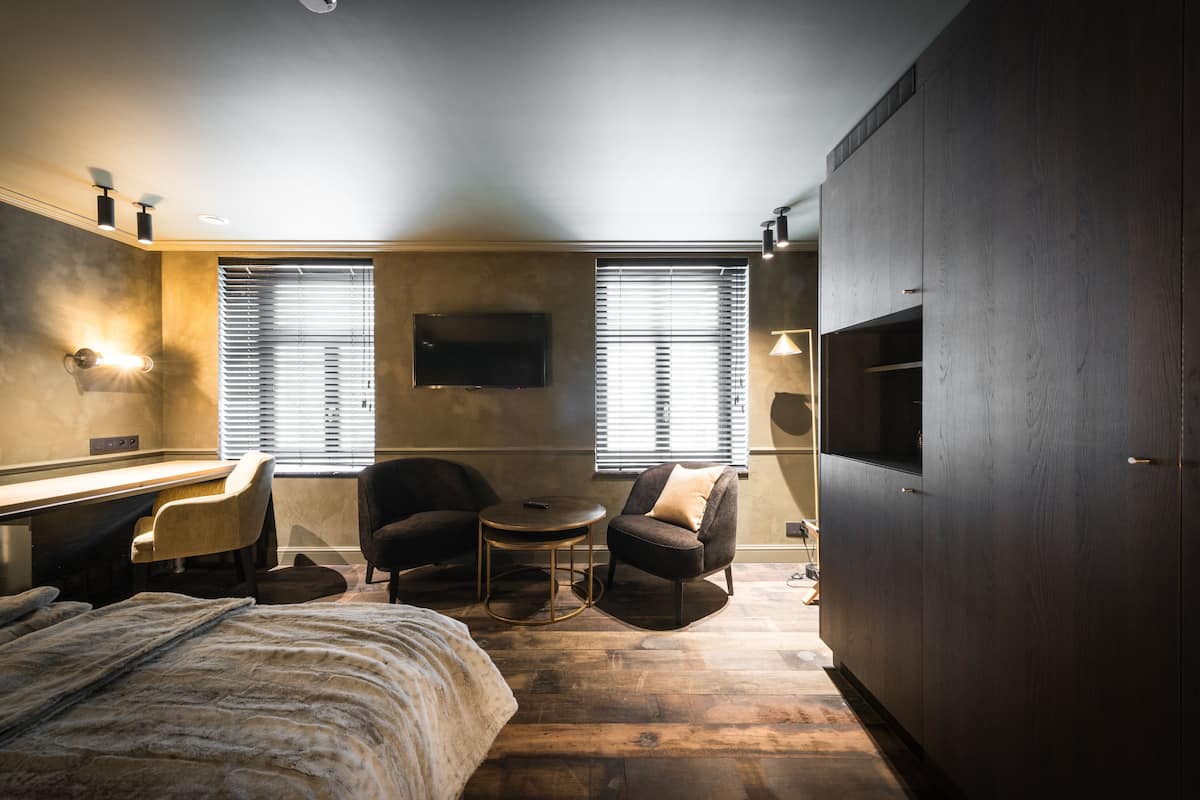 Doppia Premium | 1 camera, minibar, una cassaforte in camera, una scrivania