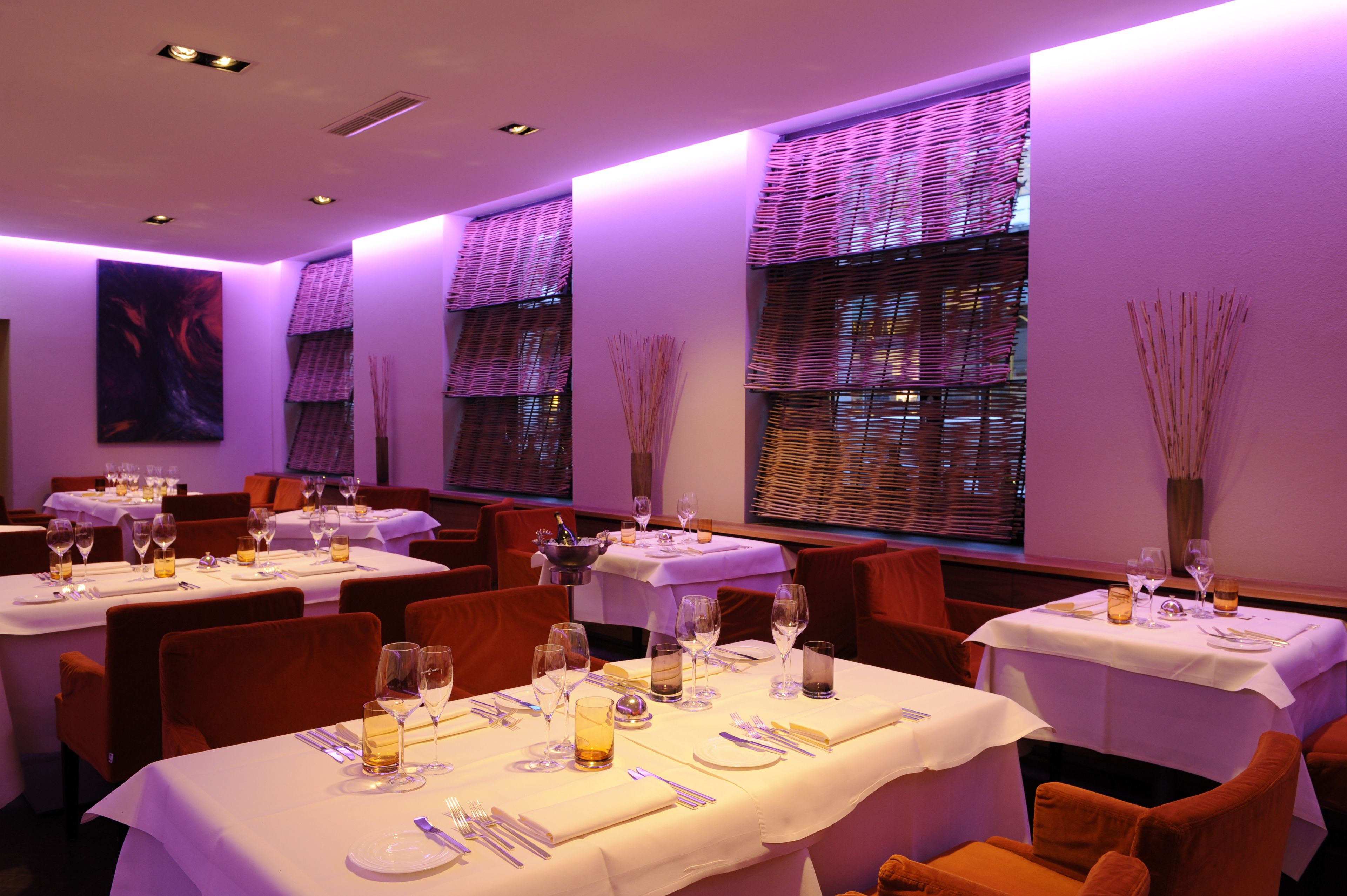 breakfast, lunch, dinner served; german cuisine