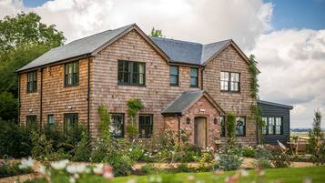 Luxury Cottage, Ensuite, Garden View (6 Bedroom House) | Exterior