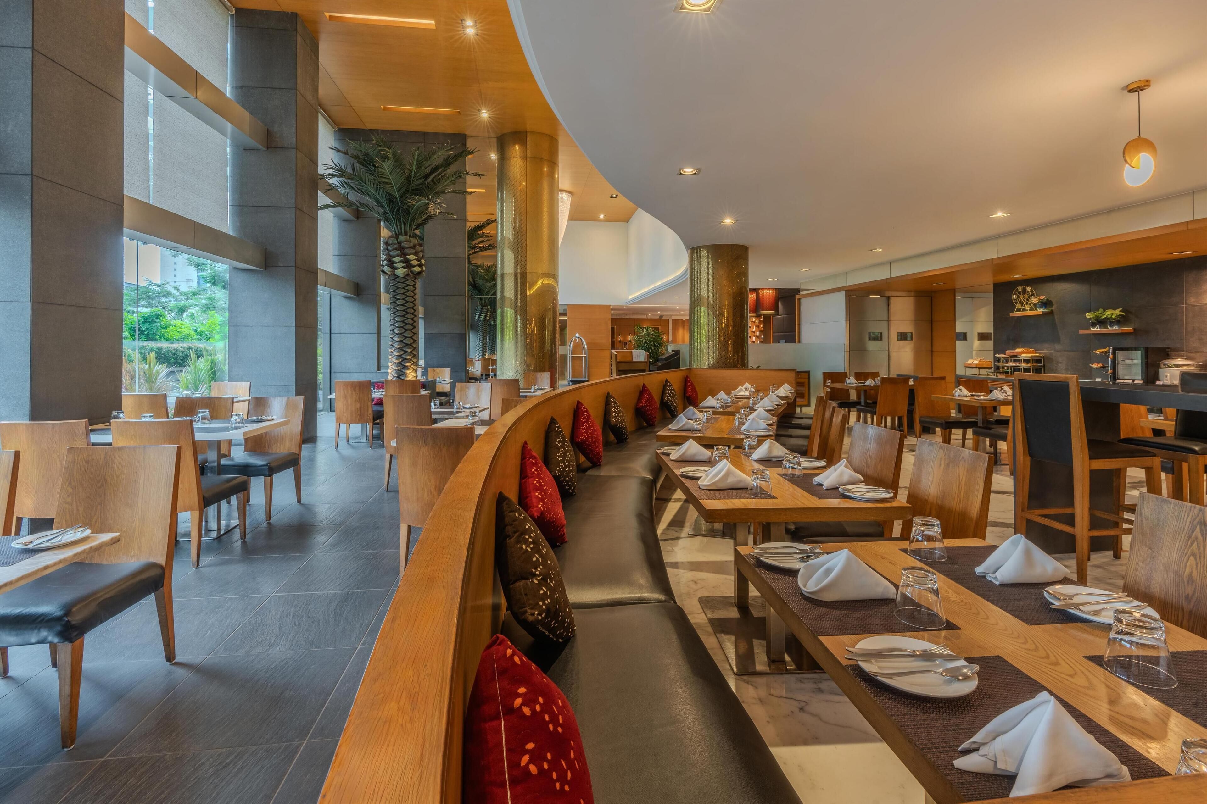 Breakfast, lunch, dinner served; international cuisine 