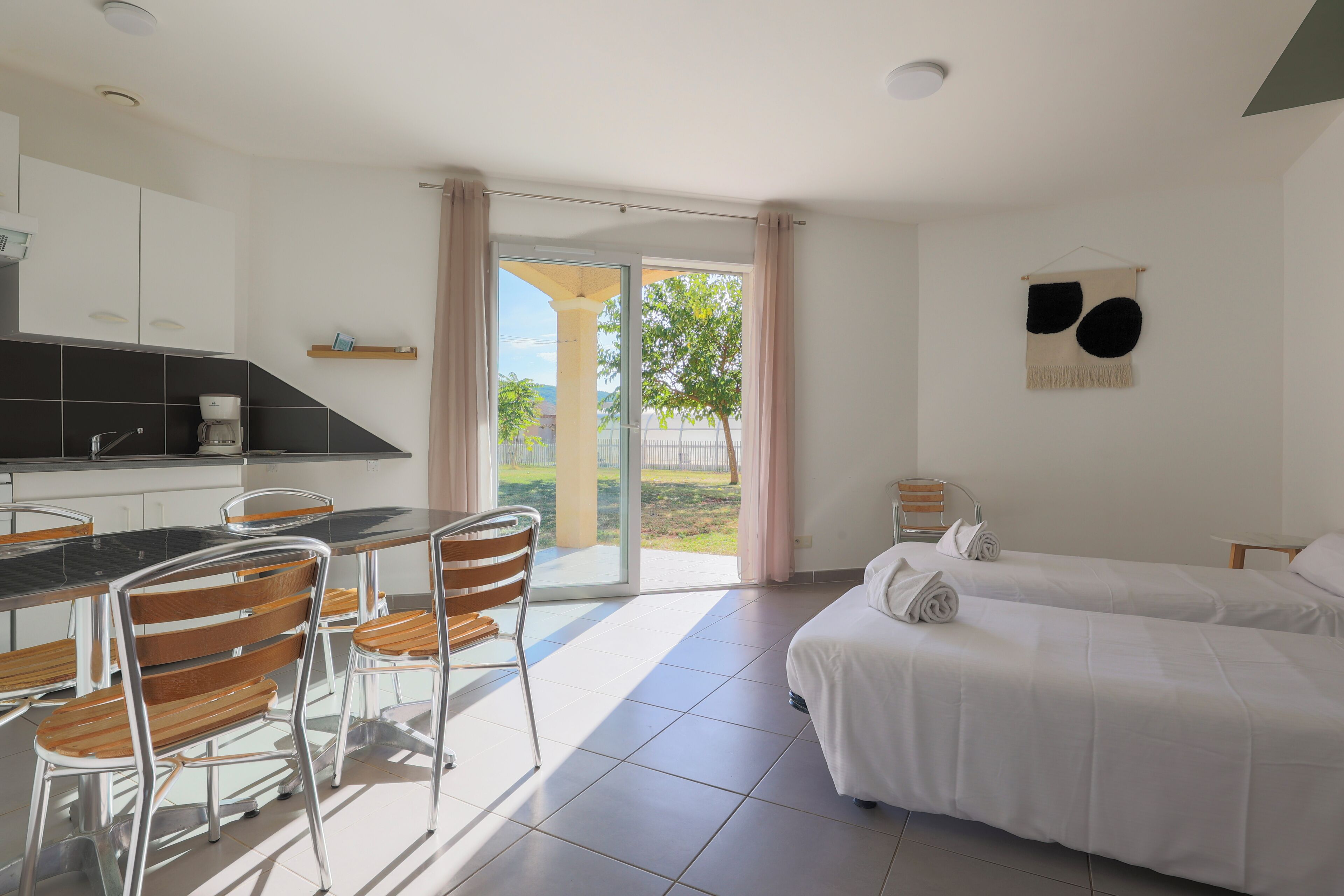 아파트, 침실 1개 | 거실 공간 | 평면 TV