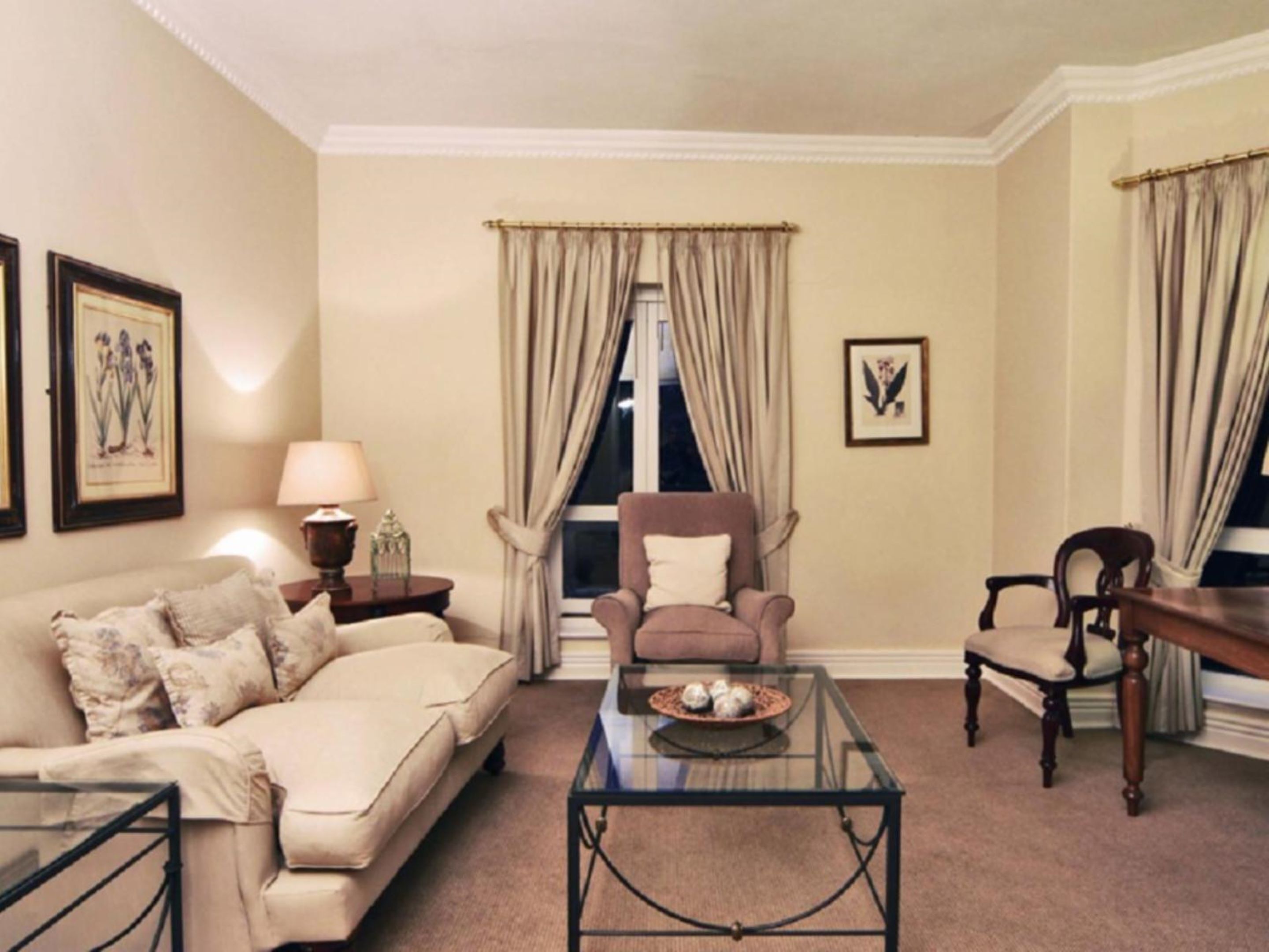 premier suite, 1 bedroom | living room | 32-inch tv with satellite channels